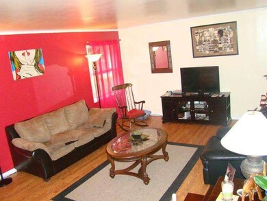 922 Newcastle Ave, Westchester, IL 60154 - photo 3