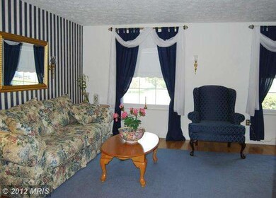 204 Wintergreen Ln, Brunswick, MD 21716 - photo 3