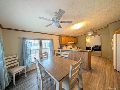 57 Ashley Cir, Swartz Creek, MI 48473 - photo 5