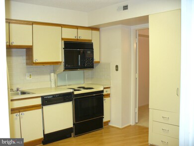 3310 Leisure World Blvd N unit 630, Silver Spring, MD 20906 - photo 3