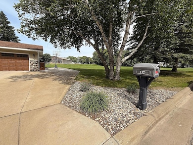 112 Orchard Cir, Montevideo, MN 56265 - photo 4