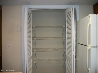 7633 Melissa Ct N, Jacksonville, FL 32210 - photo 7