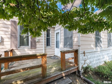 1402 Catherine St, Pekin, IL 61554 - photo 4