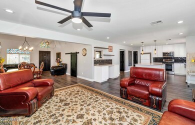 9850 W Lone Cactus Dr-large-006-022-9850