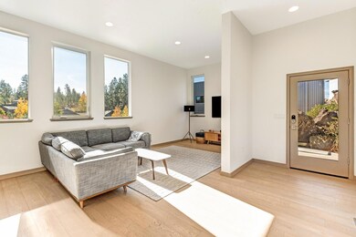 19426 SW Century Dr, Bend, OR 97702 - photo 4