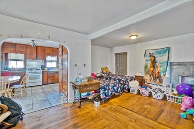 37 Douglas St, Uxbridge, MA 01569 - photo 5