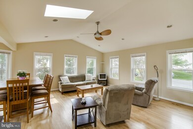 15118 Bernadette Ct, Chantilly, VA 20151 - photo 7