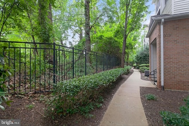 12148 Garden Grove Cir unit 403, Fairfax, VA 22030 - photo 6