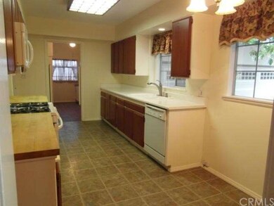 BRIGHT KITCHEN WITH EATING AREA 