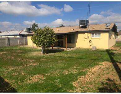 3231 E Cypress St, Phoenix, AZ 85008 - photo 2