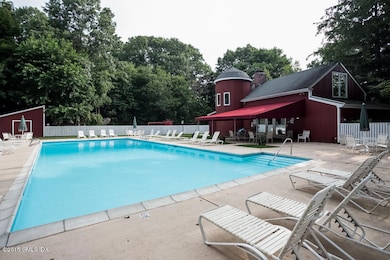 98 Silo Cir unit 98, Riverside, CT 06878 - photo 5