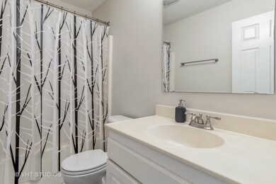 1939 Tamahawk Ln unit 107, Naperville, IL 60564 - photo 6