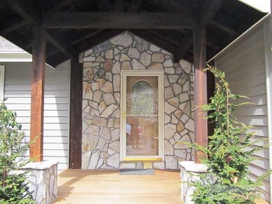 654 the Glens Blvd unit B, Banner Elk, NC 28604 - photo 2