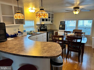 6672 Black Horse Pike unit 56, Egg Harbor Township, NJ 08234 - photo 5