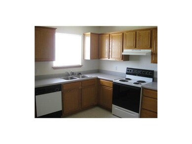 Kitchen. Refrigerator furnished!