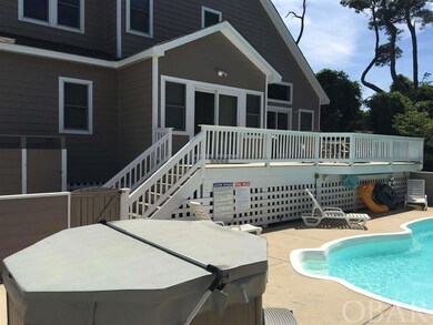 X flood zone. Back of house fenced in pool area