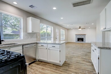 3907 Hazelwood Dr, Pearland, TX 77584 - photo 5