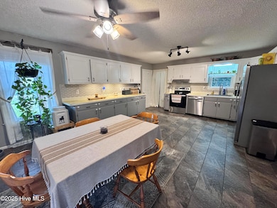 991 Hardesty Loop Rd, Newport, NC 28570 - photo 2