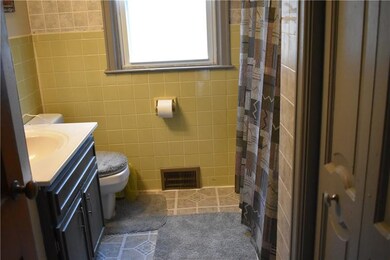 1313 Allen St, Aliquippa, PA 15001 - photo 4