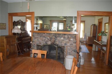 711 E 4th St N, Newton, IA 50208 - photo 7