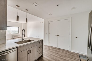 Skyview Rahway unit 1502, Rahway, NJ 07065 - photo 7