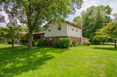 9400 Doewood Ln, Louisville, KY 40291 - photo 3