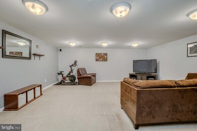 940 Magnolia Blossom Ct, Sykesville, MD 21784 - photo 5