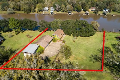 4924 Wells Rd, Brazoria, TX 77422 - photo 2