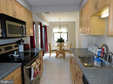 Treebrooke unit 106, Oakton, VA 22124 - photo 3