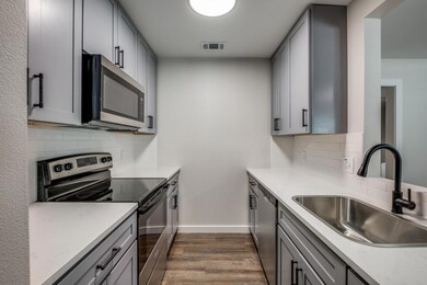 5909 Gaston Ave unit 205, Dallas, TX 75214 - photo 5