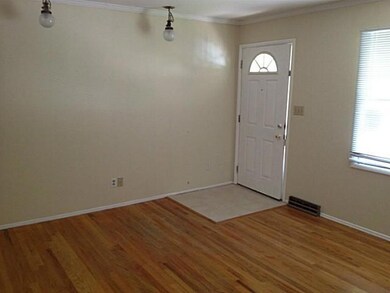 1686 Peardale Rd N, Columbus, OH 43229 - photo 2