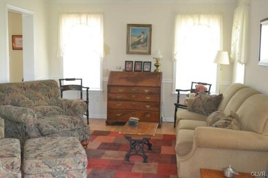 186 Park Ridge Dr, Easton, PA 18040 - photo 4