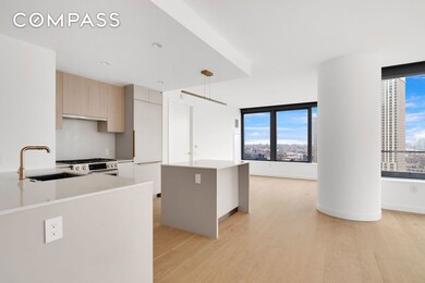 Skyline Tower unit 2911, Long Island City, NY 11101 - photo 7