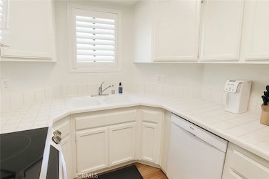 3913 N Virginia Rd unit 301, Long Beach, CA 90807 - photo 5