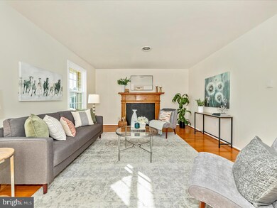 6908 Hackberry Ct, Frederick, MD 21703 - photo 2