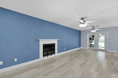 300 Robin Hood Ln, Pensacola, FL 32526 - photo 3