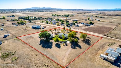 1240 Saddle Rd, Paulden, AZ 86334 - photo 5
