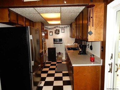 1076 2nd Ave, Troy, NY 12182 - photo 3