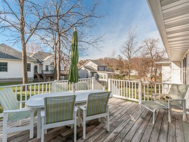 1814 Aaron Dr NW, Cedar Rapids, IA 52405 - photo 3