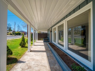 2935 E McAndrews Rd, Medford, OR 97504 - photo 4