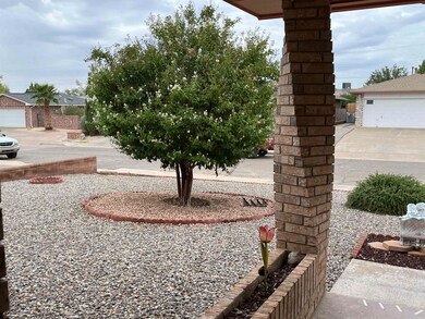 704 Mars Ave, Alamogordo, NM 88310 - photo 5
