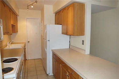 1040 Eve Dr unit G, Pittsburgh, PA 15216 - photo 6