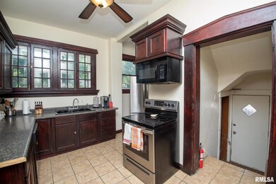 513 W 13th St, Davenport, IA 52803 - photo 4