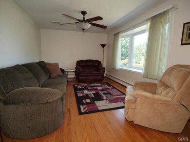 107 Maple St, Macungie, PA 18062 - photo 3