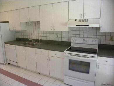 10 Rosewood Ct, Ballston Spa, NY 12020 - photo 4