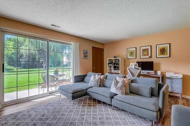 925 Park St unit 102, Oregon, WI 53575 - photo 3