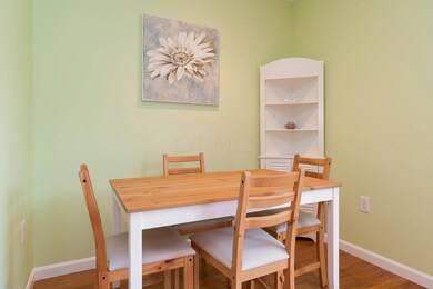 KITCHEN EATING AREA