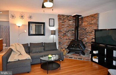 624 E Walnut St unit 302, Perkasie, PA 18944 - photo 6