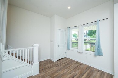 627 E 7th St N, Newton, IA 50208 - photo 2