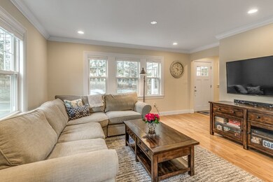 787 Lagrange St, West Roxbury, MA 02132 - photo 5